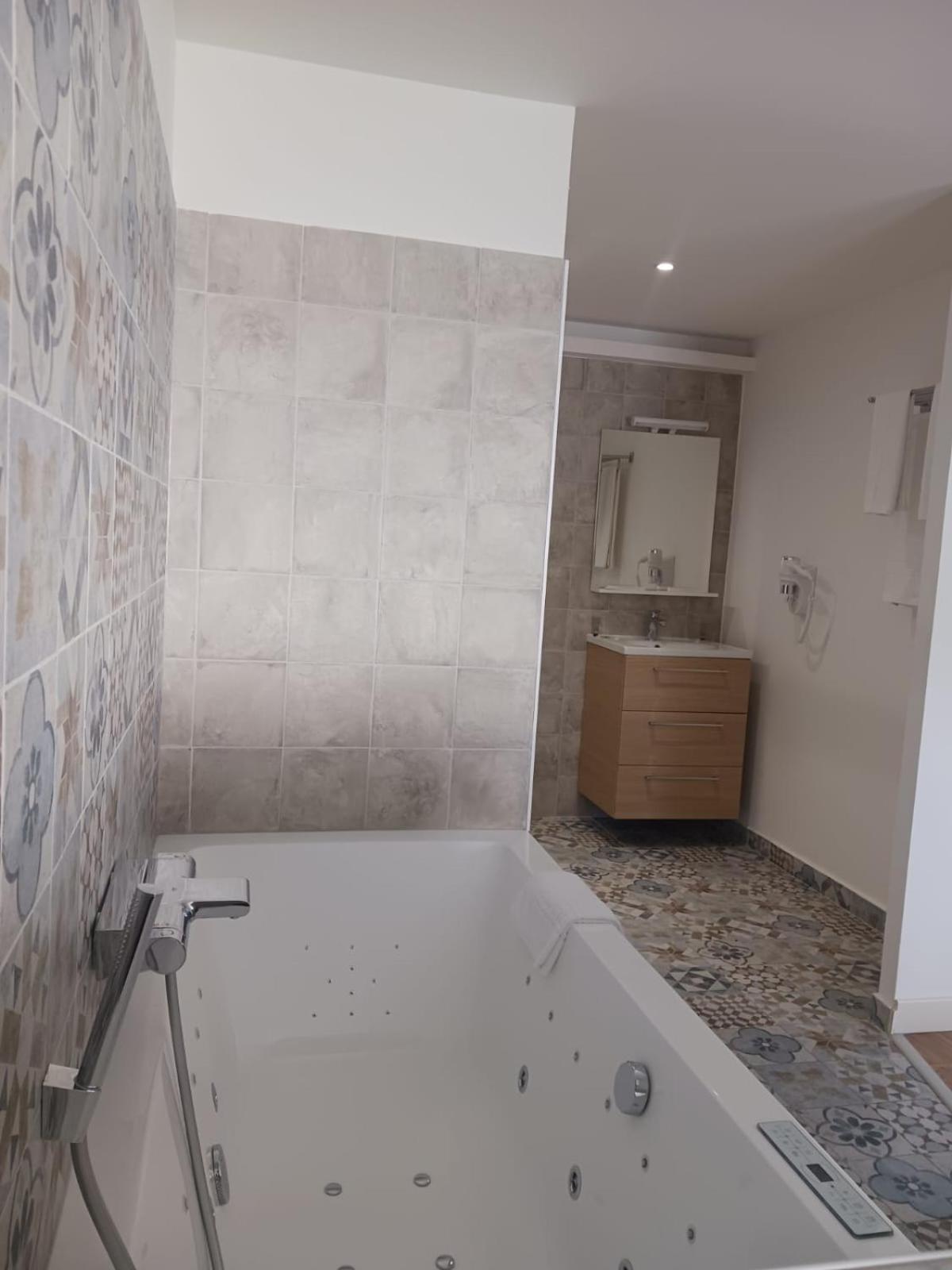 Cotinga Hotel Villars-les-Dombes Kültér fotó